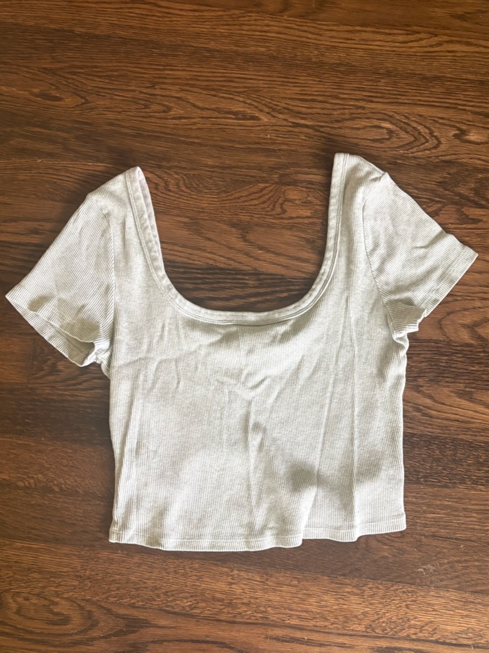 Universal thread gray ribbed top with scoop neck